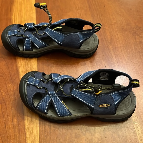 Keen Venice H2 Waterproof Sandals, Women’s 7, Blue - Picture 3 of 11